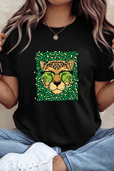 Sarah's Boutique Women's T-shirt – 100% cotton – "Leopard Vibe"