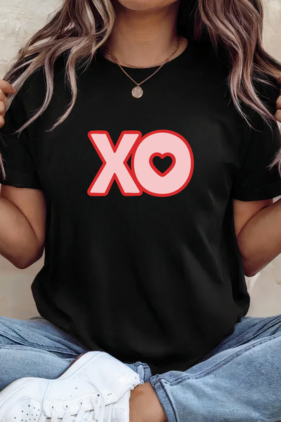 Sarah's Boutique Women's T-shirt – 100% cotton – "XO HEART"