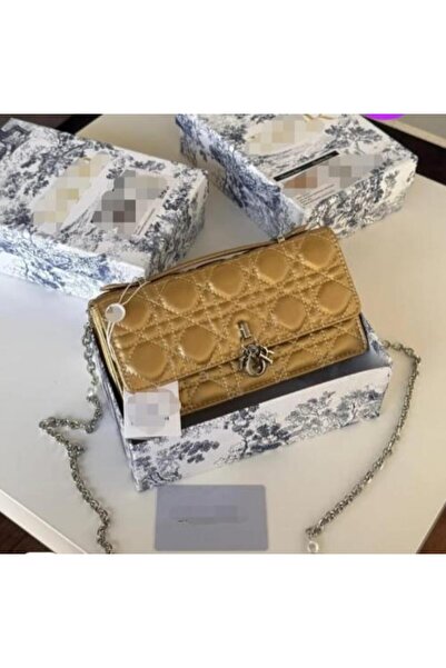 Generic Handbag and shoulder bag, high quality material, with accessories