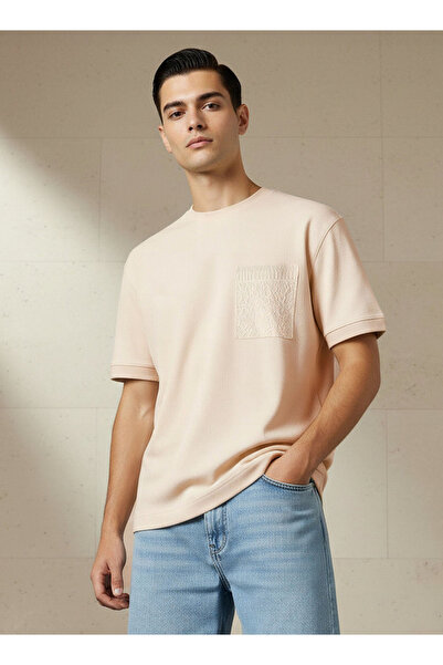 Lee Cooper Men Regular Fit Crew Neck Short Sleeves Embroidered T-shirt