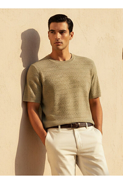 Iconic تيشيرت رجالي بقصة عادية، ياقة دائرية، أكمام قصيرة، بنقشة مميزة