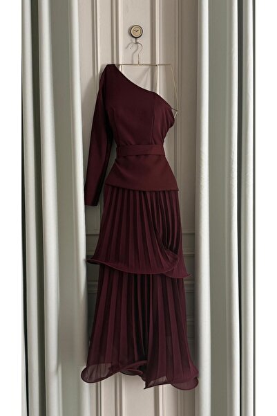 Generic Elegant burgundy chiffon dress