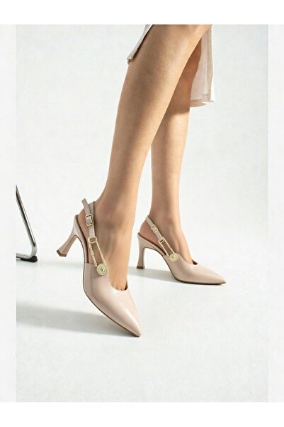 LUCKY COLLECTİON Classic Trendy Heels with an Elegant Model on the Front Panel