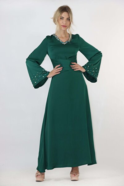 2TRENDY Green maxi dress decorated with crystals