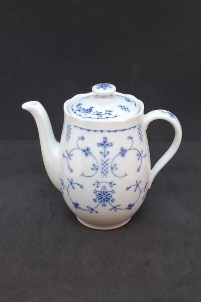 ABBETC Kalk Signed Indigo Blue Porcelain Coffee/Tea Pot 650 ml