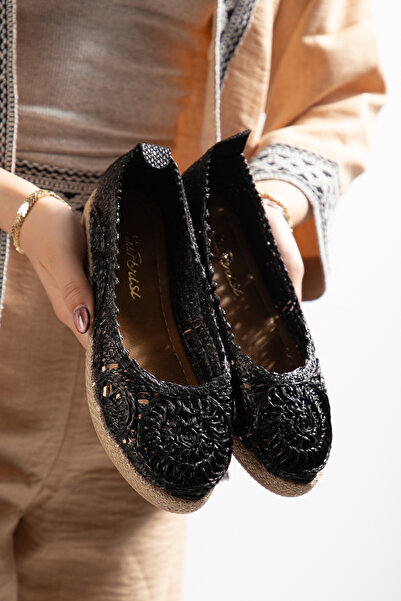 SU PERİSİ LYNFASHOES حذاء نسائي مسطح مريح للاستخدام اليومي