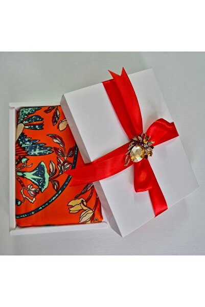 styleFlex Silk scarf set, in gift box + elegant brooch