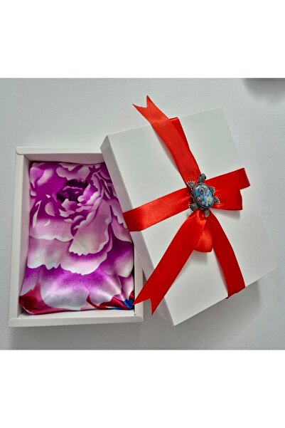 OnlyForYou Set eșarfă din satin de matase sintetica, în cutie cadou + broșă e...