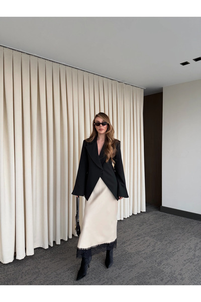 Laluvia Black Double-Breasted Single-Button Jacket - 7011