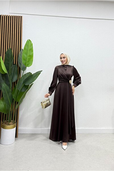 moda crn Elara Zarif Saten Broş Detaylı Tesettür Abiye