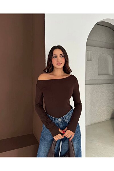 Parmaktan Geçmeli Uzunkollu Body