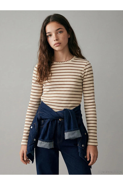 LC Waikiki Μπεζ μπλουζάκι για κορίτσια με ριγέ λαιμόκοψη