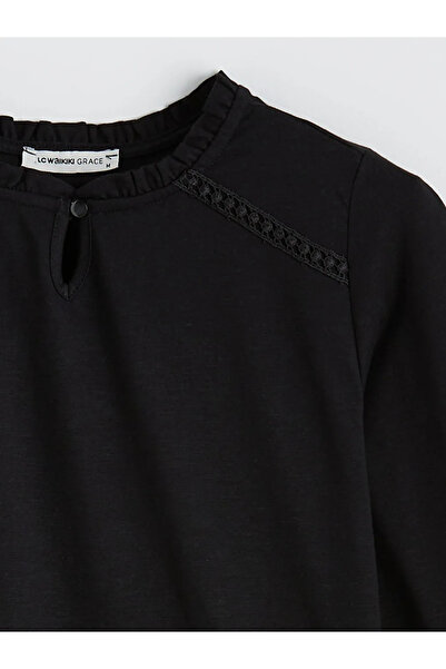 LC Waikiki Μαύρη μπλούζα με κέντημα με λαιμόκοψη