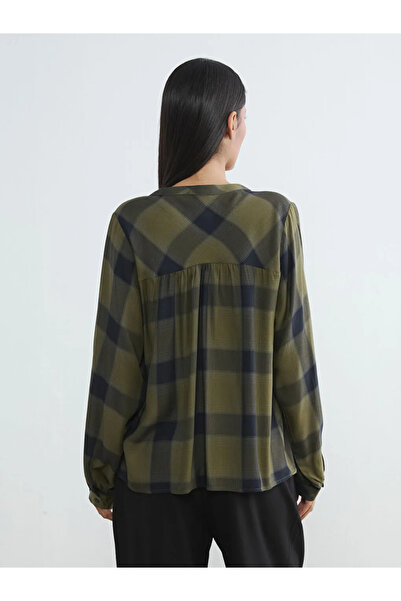 LC Waikiki Haki Kaçık Yaka Ekose Oversize Bluz