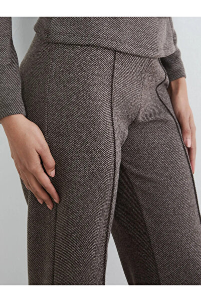 LC Waikiki Καφέ μπλούζα με λαιμόκοψη και λεπτομέρεια με κορδόνι και αγκράφα