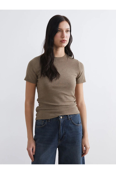 LC Waikiki Γυναικείο μπλουζάκι μπεζ Crew Neck