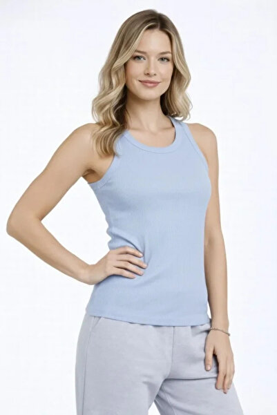 Beruflic قميص رياضي من القطن المضلع برقبة دائرية وقصة ضيقة مع طباعة خلفية