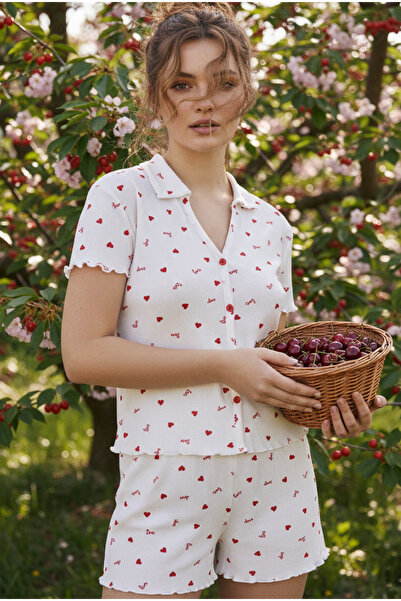 Siyah İnci White Red Heart Patterned Collared Buttoned Ribbed Camisole Knitte...