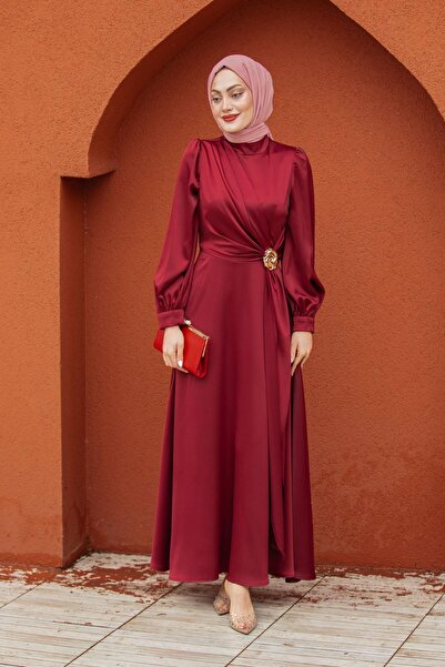Tesettür Çarşım Nilda Gül Broş Detaylı Saten Abiye-Bordo