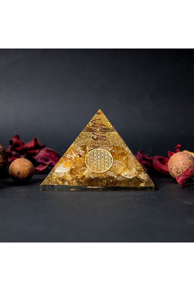 Ezera Piramidă de orgonit Abundență, Drava, realizată din pietre semiprețioas...