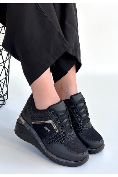 Zerenyus حذاء رياضي من Geja باللون الأسود برباط وكعب سميك