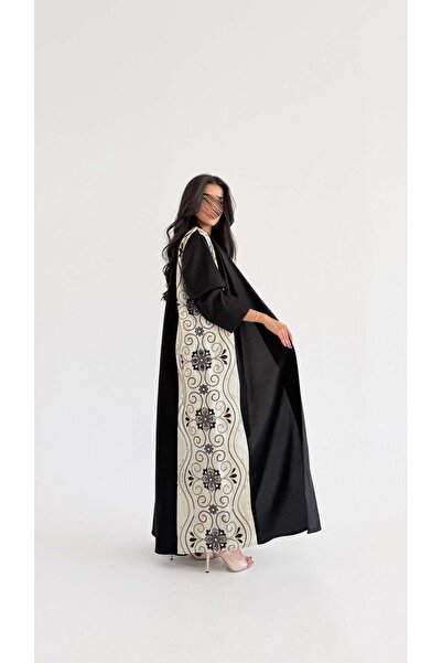 AYA MWT1026 - عباية كريب مع تدخيله لنن تطريز