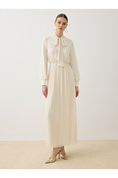 Refka Скромна рокля с детайл от шифон на врата - Екру -