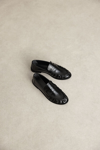 LUTVELIZADE Loafer 2517 - Loafer negru pentru femei, cu aspect clasic de piel...