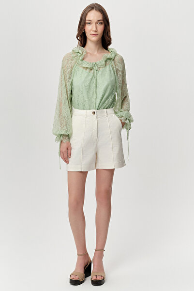 Exquise Regular Denim Mini Shorts with Pockets and Zipper Closure