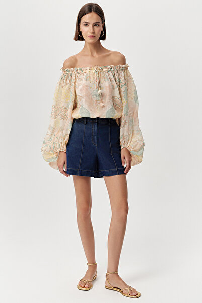 Exquise Regular Denim Mini Shorts with Pockets and Zipper Closure