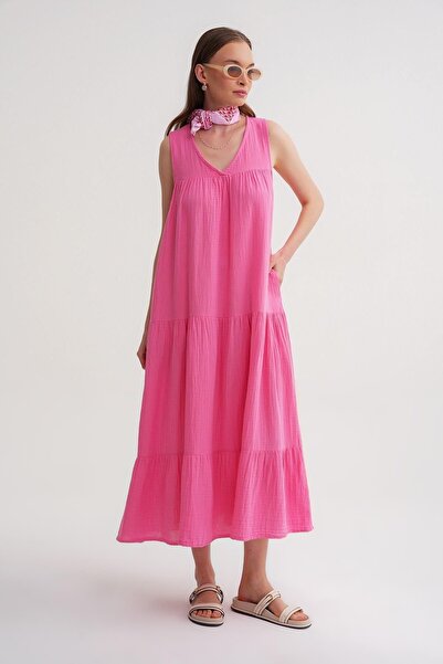 Hiccup Mixray sleeveless muslin midi dress with V-neck and pockets