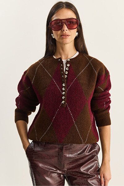 Hiccup LUCCI Knitted sweater with round collar and button closure