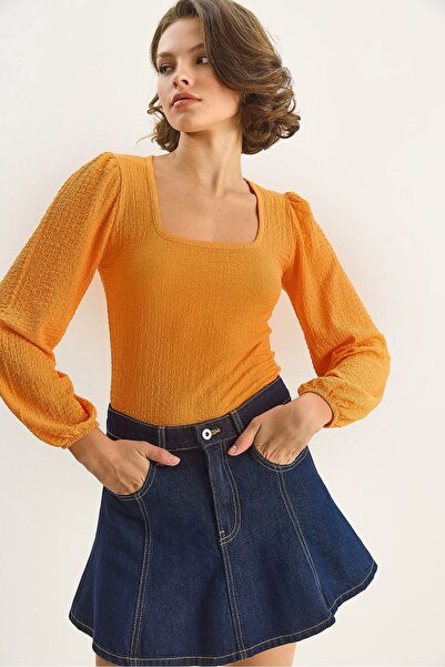 Hiccup LUCCI Slim Fit Square Collar Textured Blouse