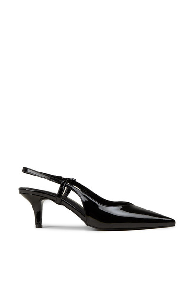 Deery Woman's black patent leather high heeled shoe