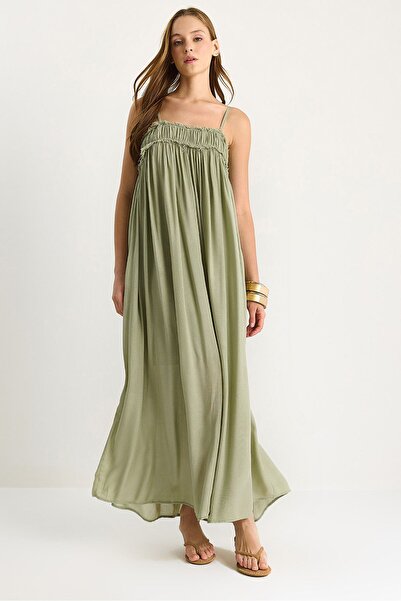 Hiccup Maxi dress with square collar and embroidery