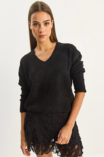 Hiccup LUCCI Textured knitted sweater with V-neck