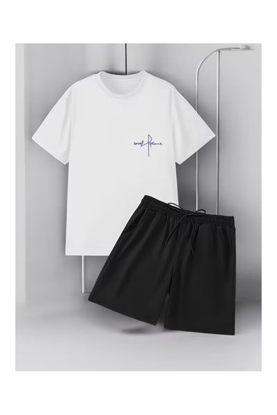 LAYORA Street Spirit T-Shirt That Goes with Every Combination