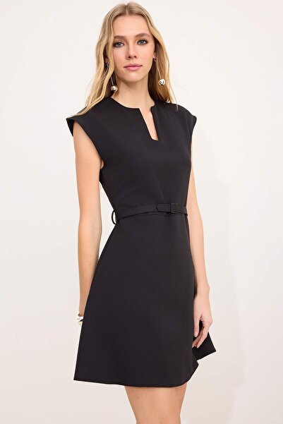 Trendyol Collection Μαύρη φούστα Ζώνη τεμαχίων Ανοίγει από τη μέση Μίνι Ελαστ...