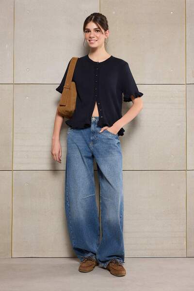 Trendyol Collection Bluză tricotată cu gât turnat, cu nasturi, albastru marin...