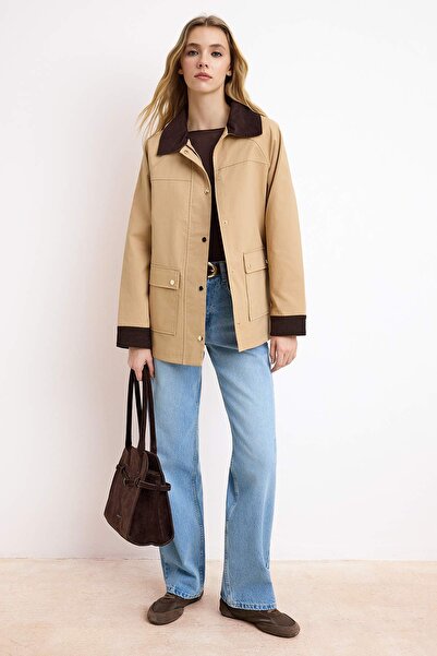 Trendyol Collection Nerzfarbener, übergroßer, kontrastierender, samtverzierte...