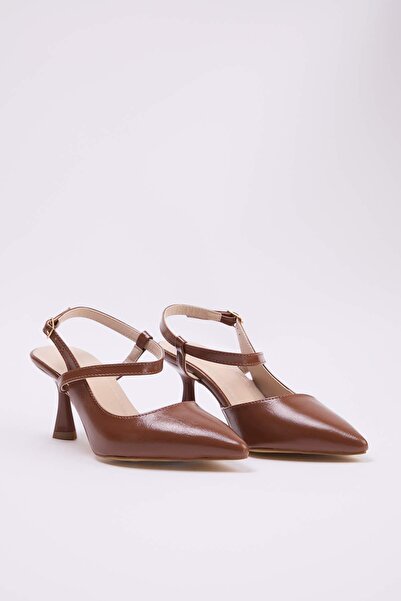 TRENDYOL SHOES Karamellfarbene Damen-Schuhe mit Knöchelriemen und 8 cm dünnem...