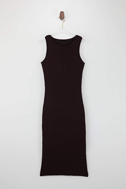 Trendyol Collection Rochie maro maxi din tricot, căptușită și căptușită cu bu...