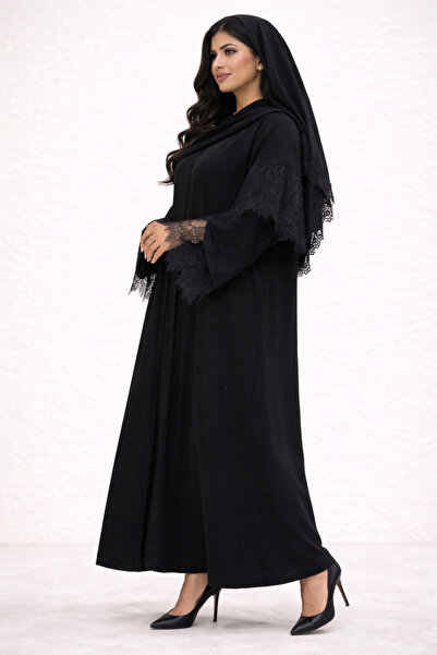 ELEGANT'S An elegant abaya made of crepe fabric, decorated with lace on the s...