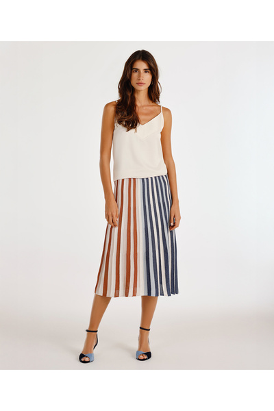 Yargıcı V Yaka Askılı T-shirt