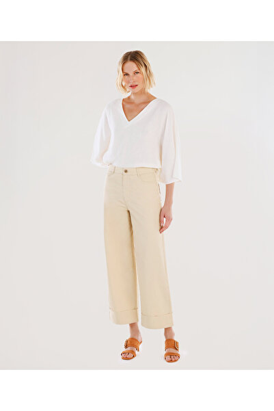 Yargıcı Kemer Detaylı Yüksek Bel Geniş Paça Pantolon