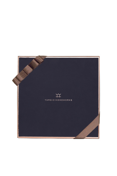 Yargıcı Düz Renk Kutu