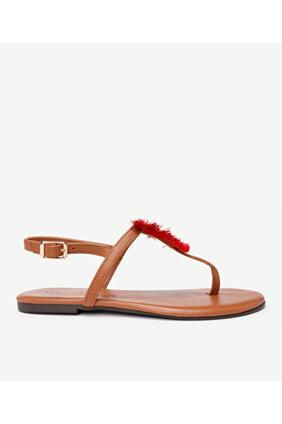 Yargıcı Püskül Aksesuar Detaylı Deri Sandalet