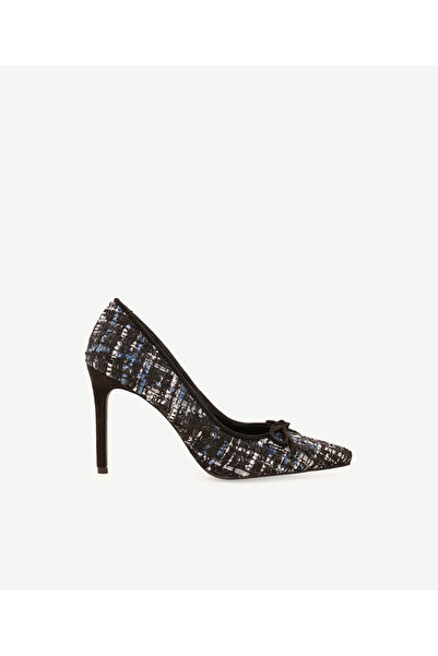 Yargıcı Fiyonk Detaylı İnce Topuklu Ayakkabı