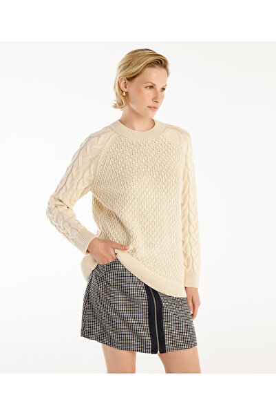 Yargıcı Bisiklet Yakalı Simli Örgülü Kazak