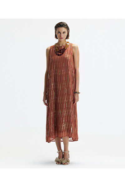 Yargıcı Kolsuz Sırt Bağlama Detaylı Midi Elbise